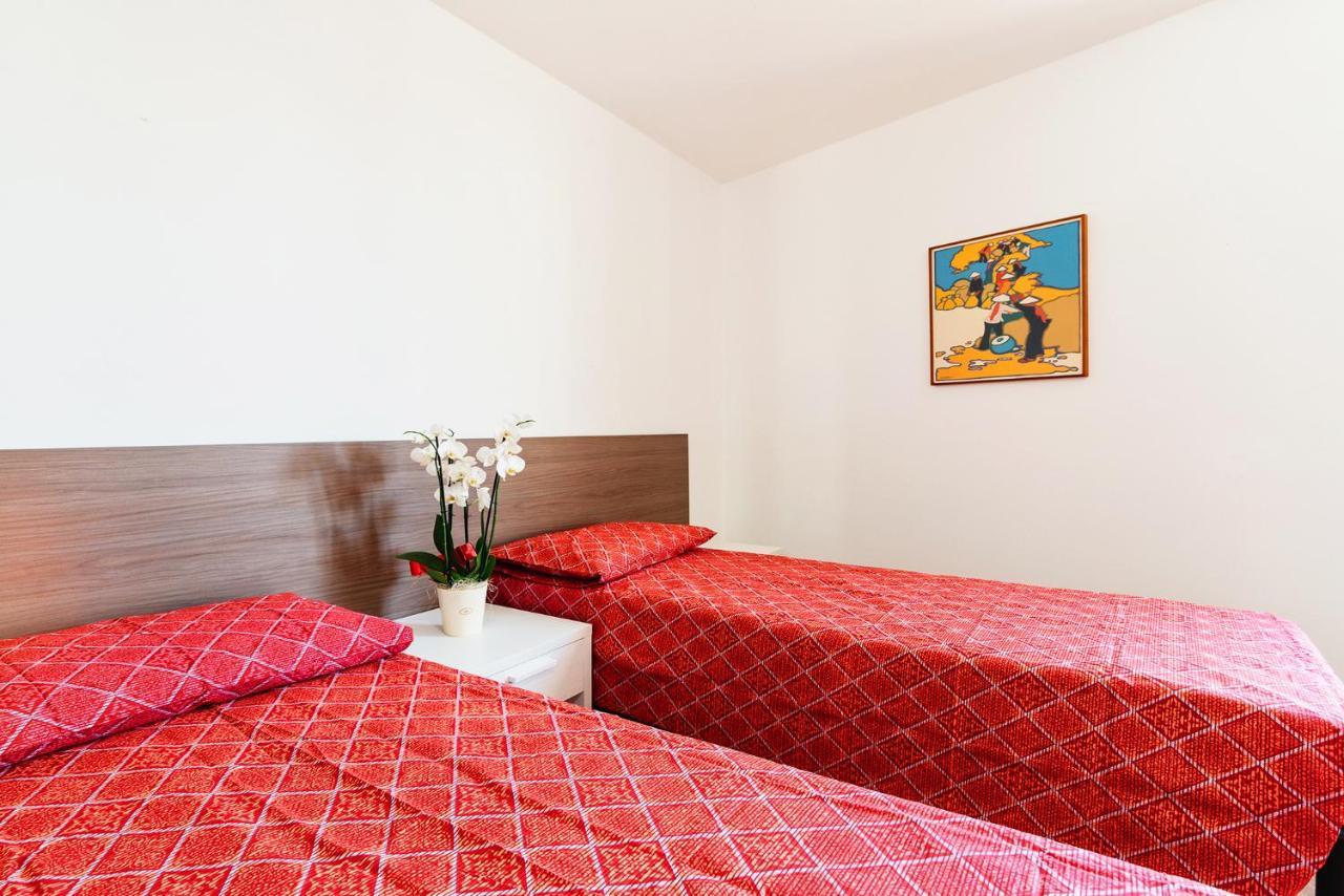 Il Roseto Di Marina Hotel Lucino Екстериор снимка